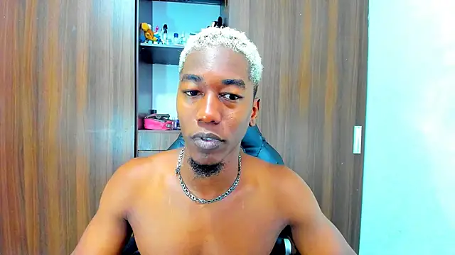 Snapshot of Dreamastercum_ chatting on 8, 10, 2025 Dreamastercum online show from 8, 10, 2025