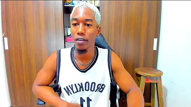 Snapshot of Dreamastercum_ chatting on 22, 11, 2025 Dreamastercum online show from 22, 11, 2025