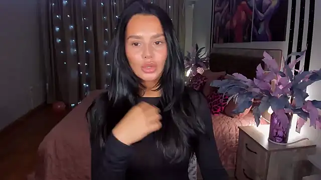 Snapshot of DanaSincere chatting on 22, 10, 2025 DanaSincere online show from 22, 10, 2025