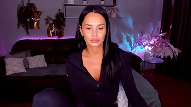 Snapshot of DanaSincere chatting on 4, 6, 2026 DanaSincere online show from 4, 6, 2026