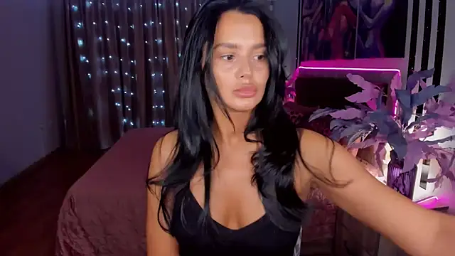 Snapshot of DanaSincere chatting on 15, 10, 2025 DanaSincere online show from 15, 10, 2025