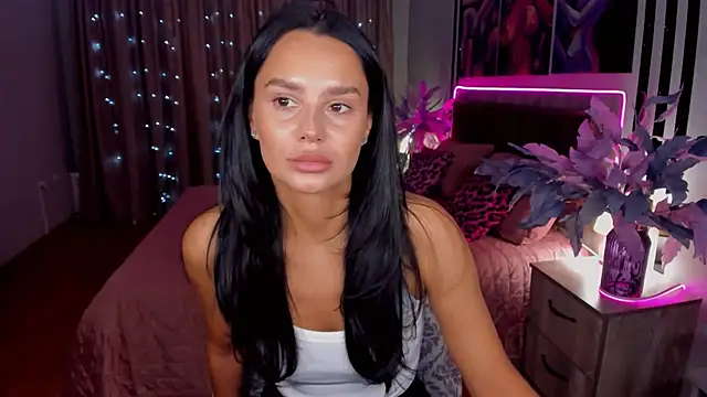 Snapshot of DanaSincere chatting on 25, 10, 2025 DanaSincere online show from 25, 10, 2025