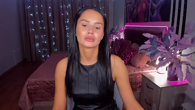 Snapshot of DanaSincere chatting on 21, 11, 2025 DanaSincere online show from 21, 11, 2025