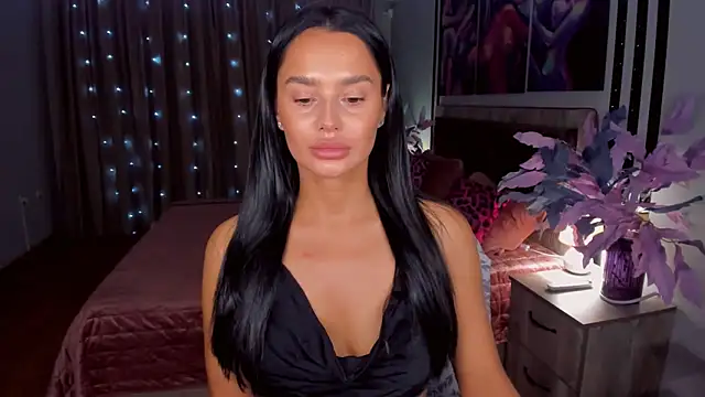 Snapshot of DanaSincere chatting on 27, 11, 2025 DanaSincere online show from 27, 11, 2025