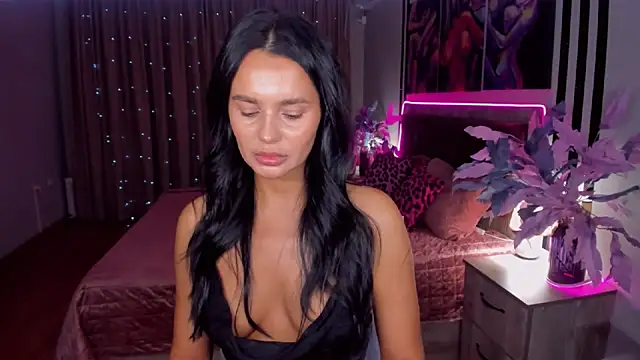 Snapshot of DanaSincere chatting on 20, 11, 2025 DanaSincere online show from 20, 11, 2025