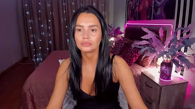 Snapshot of DanaSincere chatting on 10, 10, 2025 DanaSincere online show from 10, 10, 2025