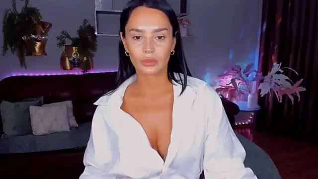 Snapshot of DanaSincere chatting on 19, 5, 2026 DanaSincere online show from 19, 5, 2026