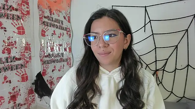 emilyy cooperr online show from 17, 10, 2025