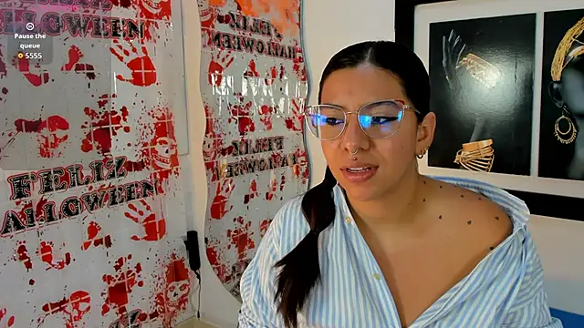 emilyy cooperr online show from 29, 10, 2025