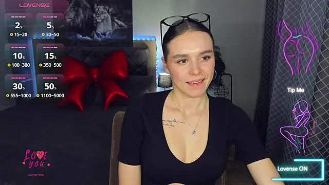 EmelyMason online show from 12, 2, 2026