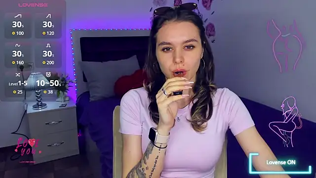 EmelyMason online show from 20, 4, 2026