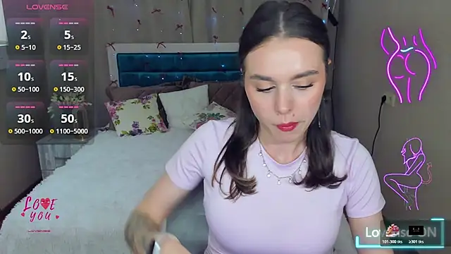 Snapshot of EmelyMason chatting on 5, 5, 2026 EmelyMason online show from 5, 5, 2026