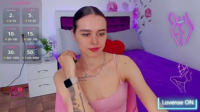 Snapshot of EmelyMason chatting on 7, 5, 2026 EmelyMason online show from 7, 5, 2026