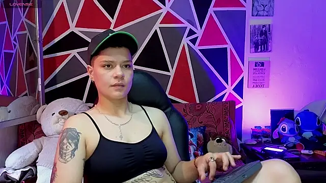 Snapshot of demimoore222 chatting on 18, 12, 2025 demimoore222 online show from 18, 12, 2025