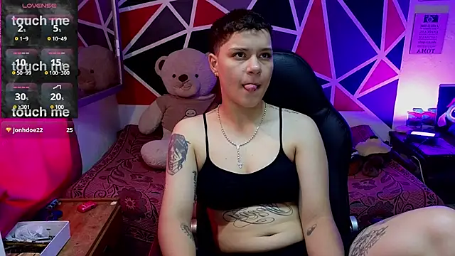 Snapshot of demimoore222 chatting on 19, 12, 2025 demimoore222 online show from 19, 12, 2025