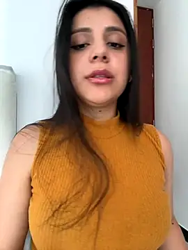 AliceGarc online show from 10, 9, 2025