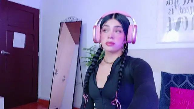 SaritaBratz online show from 9, 10, 2025