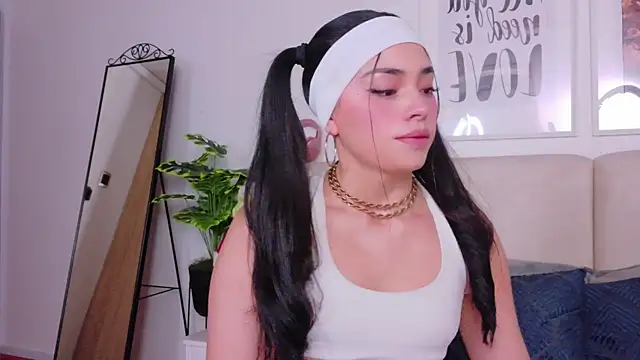 SaritaBratz online show from 18, 12, 2025