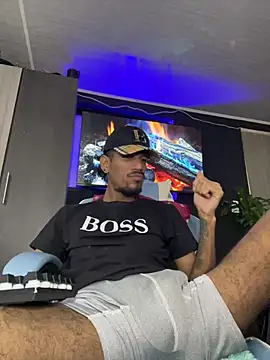 Snapshot of Miguel_bigcock chatting on 8, 3, 2025 Miguel bigcock online show from 8, 3, 2025