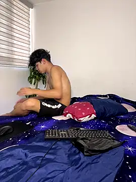 Snapshot of Miguel_bigcock chatting on 21, 9, 2025 Miguel bigcock online show from 21, 9, 2025