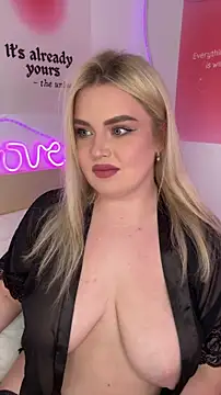 Snapshot of April_Vancee chatting on 17, 5, 2026 April Vancee online show from 17, 5, 2026