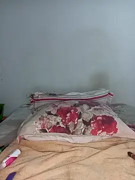 Missvixen81 online show from 5, 4, 2026