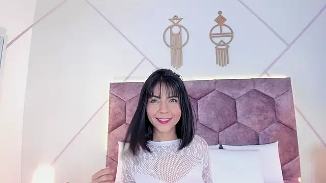 aurora collinss  online show from 1, 11, 2025