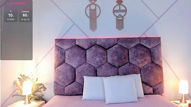 aurora collinss  online show from 13, 2, 2026