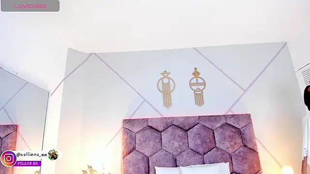 aurora collinss  online show from 10, 2, 2026