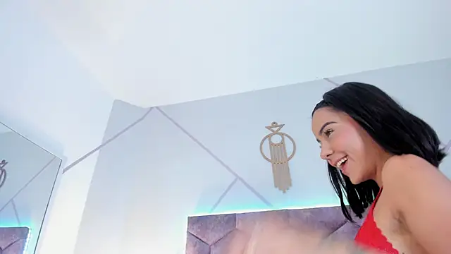 aurora collinss  online show from 5, 11, 2025