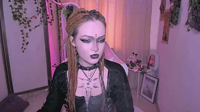 NicoleFlloret online show from 4, 3, 2025