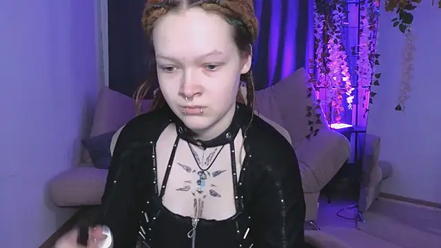 NicoleFlloret online show from 5, 3, 2025