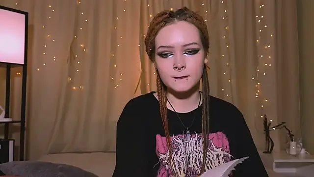 NicoleFlloret online show from 11, 3, 2025