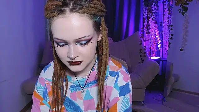 NicoleFlloret online show from 5, 3, 2025