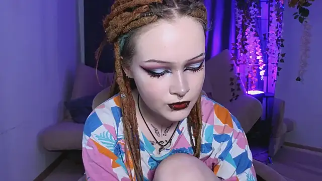 NicoleFlloret online show from 5, 3, 2025