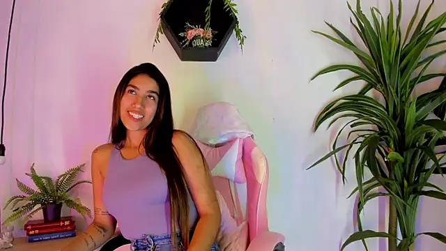Mia Montess online show from 3, 3, 2025