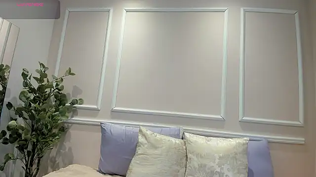 Lucy Canel online show from 7, 2, 2026