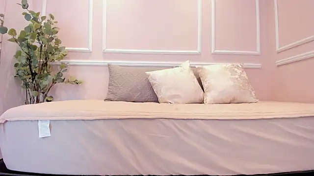 Lucy Canel online show from 1, 12, 2025