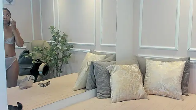 Lucy Canel online show from 23, 2, 2026