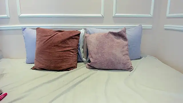 Lucy Canel online show from 10, 1, 2026