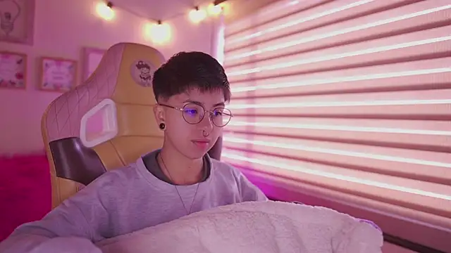 tommy blue online show from 13, 4, 2026