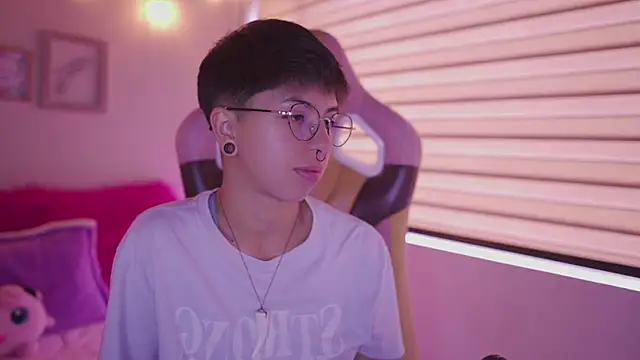 tommy blue online show from 21, 4, 2026