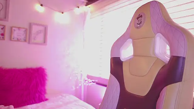 tommy blue online show from 7, 4, 2026