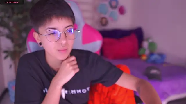 tommy blue online show from 9, 4, 2026