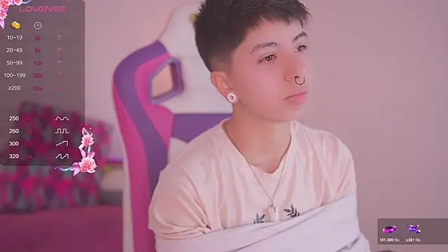 Snapshot of tommy_blue chatting on 5, 11, 2025 tommy blue online show from 5, 11, 2025