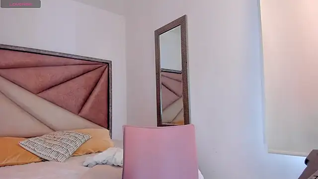 Snapshot of SaskiaGrendel chatting on 19, 9, 2025 SaskiaGrendel online show from 19, 9, 2025