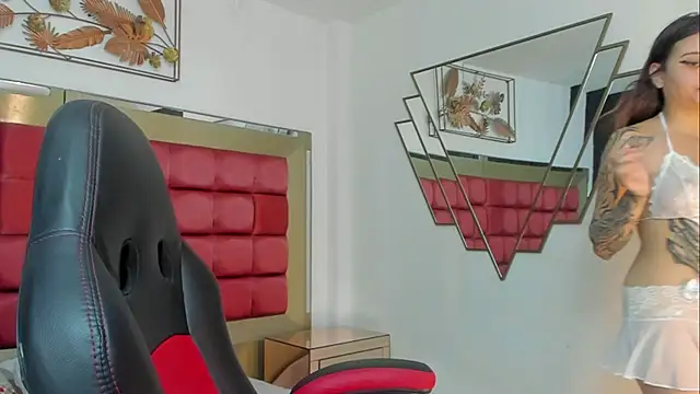 Snapshot of SaskiaGrendel chatting on 5, 11, 2025 SaskiaGrendel online show from 5, 11, 2025