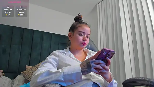 SaskiaGrendel online show from 2, 4, 2026