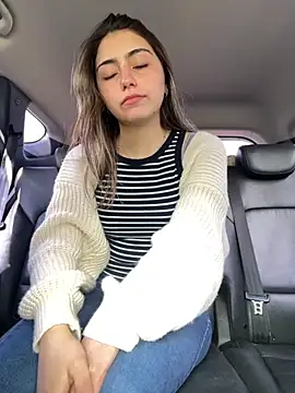 Snapshot of floooohv chatting on 19, 10, 2025 floooohv online show from 19, 10, 2025