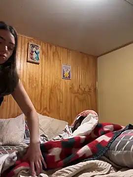 Snapshot of floooohv chatting on 10, 4, 2026 floooohv online show from 10, 4, 2026